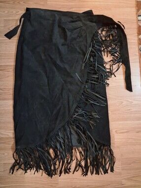 DESPERADO VINTAGE leather wrap around fringe skirt.   Womens.  Size Medium.